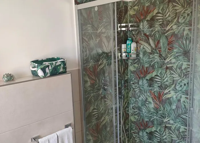 Bed & Breakfast Seashell